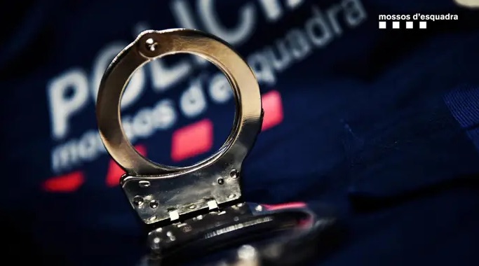 Detenido el imán de Figueres por presunto maltrato y coacciones a varios menores en una madraza