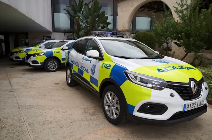 Persecución policial tras el robo de un vehículo oficial