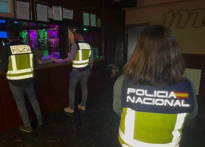 Desarticulada una red de explotación sexual y liberadas 13 mujeres en Almería
