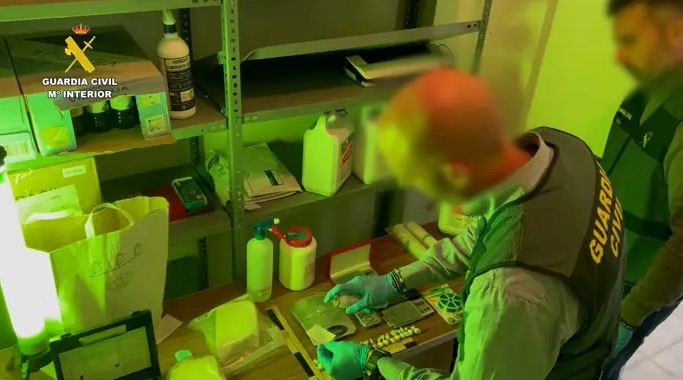 Dos detenidos por traficar con una nueva droga llamada Alfa PIHP en València y Alcàsser