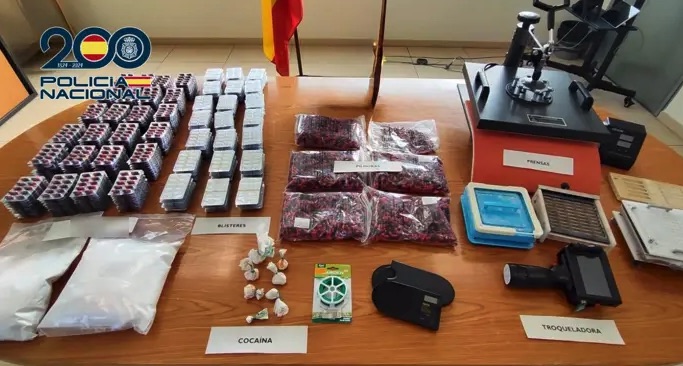 Desmantelan en Manises un laboratorio clandestino de fármacos para la disfunción eréctil con dos detenidos