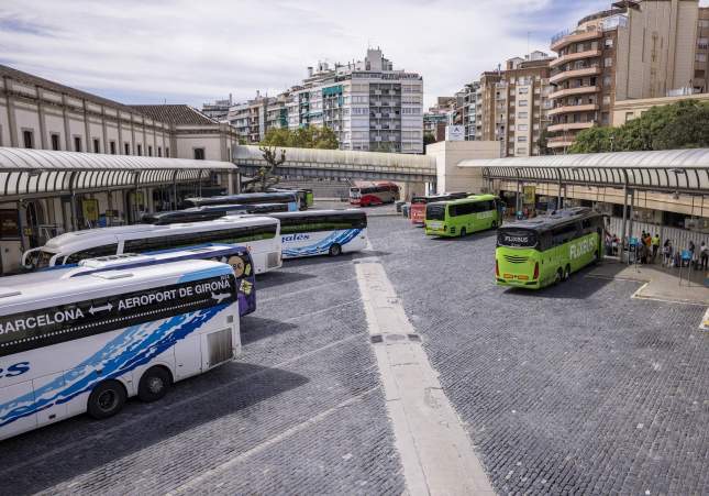 Desarticulada una red de conductores de autobús que cobraban por introducir inmigrantes ilegales de París a Barcelona