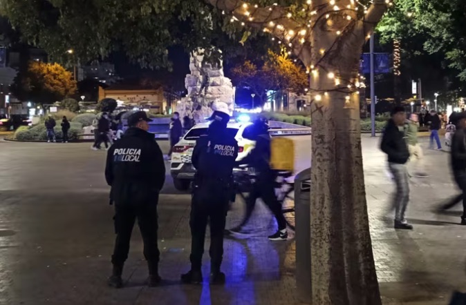 Detenido un joven por asaltar con pasamontañas y navaja a una mujer en plena Avenida Alexandre Rosselló de Palma