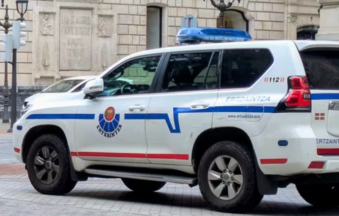 Detenido un hombre en Bilbao tras ser sorprendido por los dueños mientras robaba en el interior de su vivienda