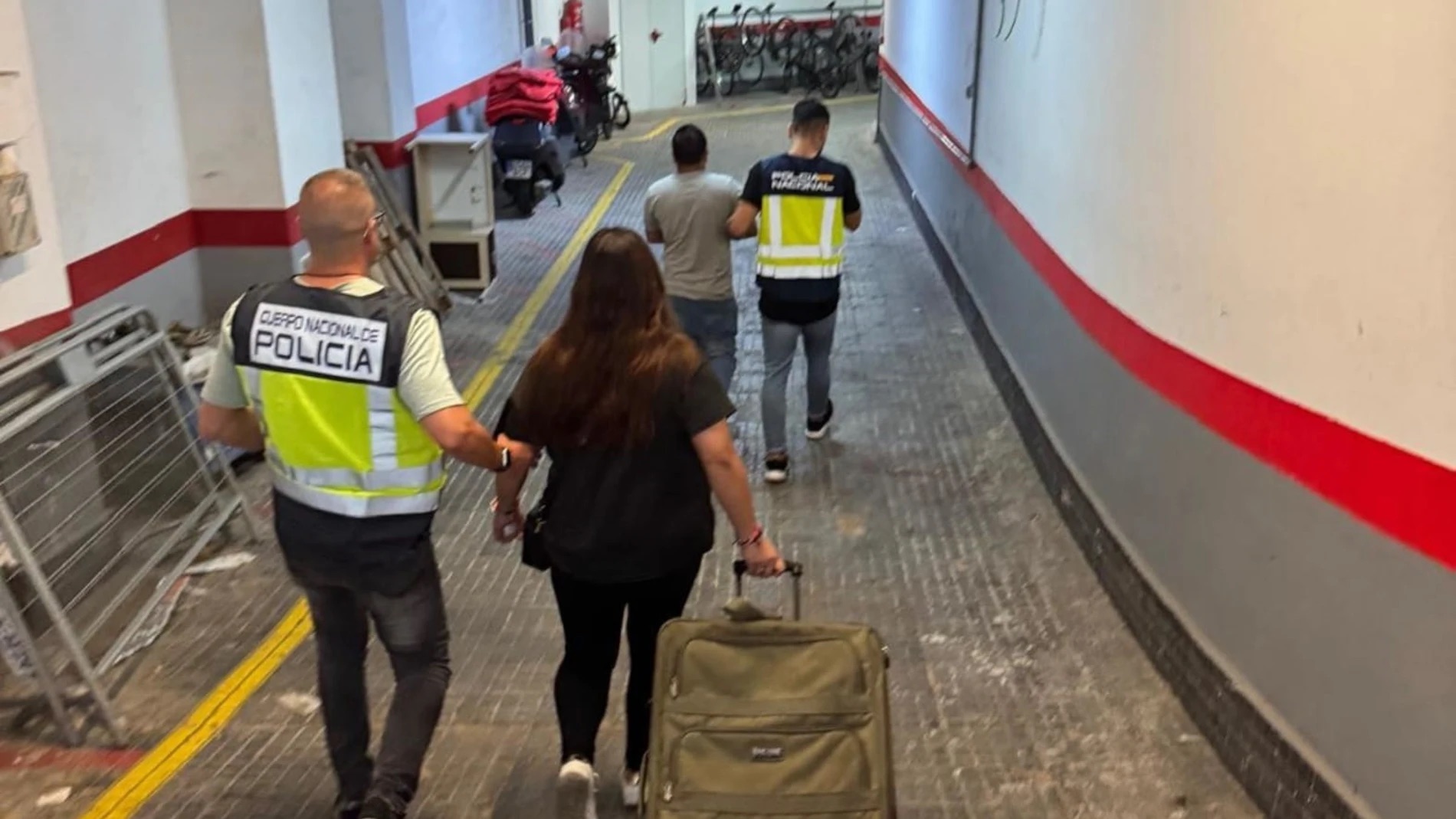 Detenida una pareja en Palma por extraer 6.400 euros y vender cubertería de plata de una octogenaria a la que cuidaban