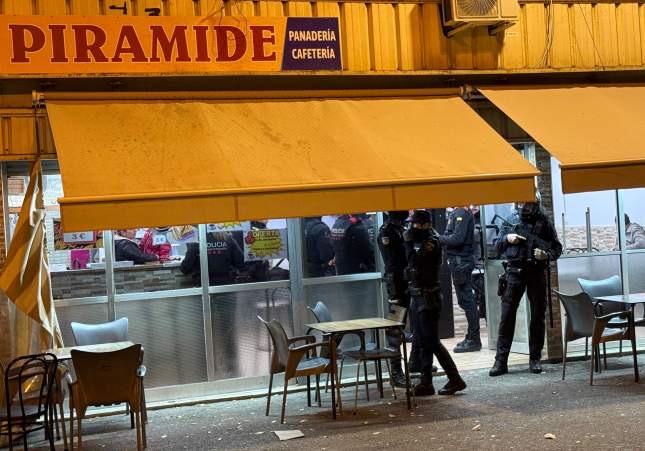 Asedio de los Mossos a los pistoleros de la Mina tras meses de tiroteos continuados entre dos clanes enfrentados
