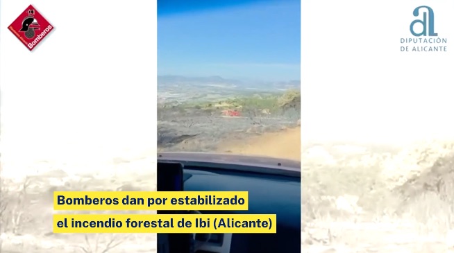 Estabilizado el incendio forestal de Ibi (Alicante) tras quemar 185 hectáreas de la Font Roja