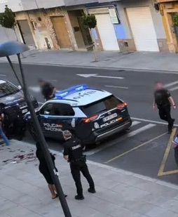 Detenida una mujer en Almería tras herir de gravedad a su pareja con un cuchillo de cocina