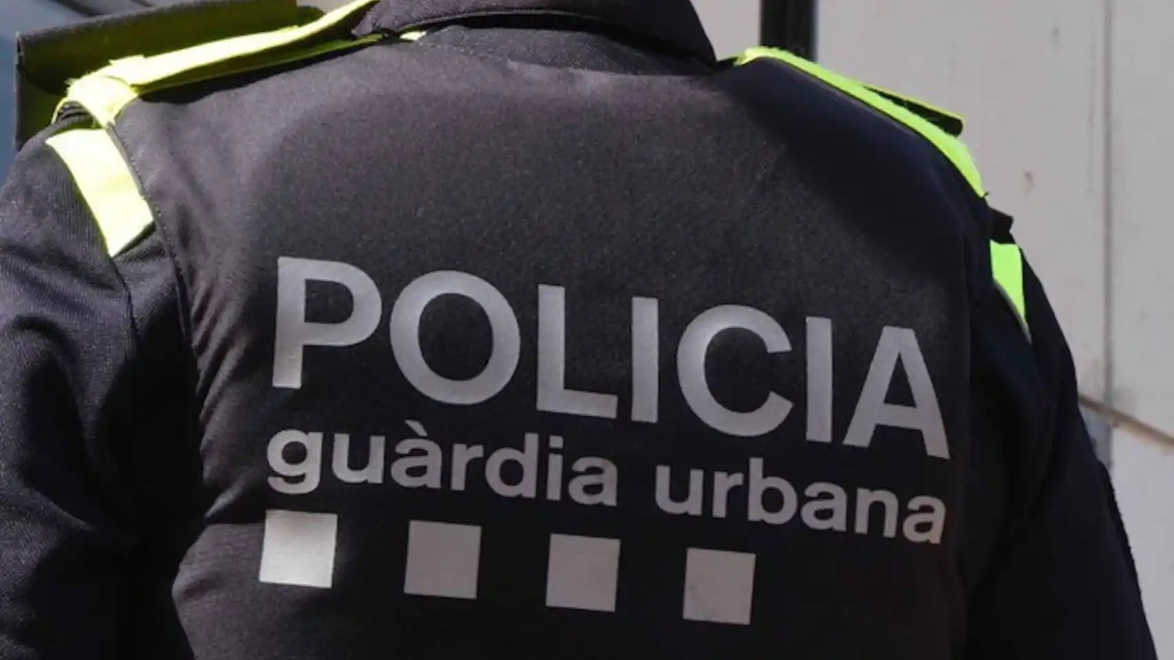 Detenidos por aparcar en zona policial y cargar kilos de cocaína en pleno centro de Barcelona