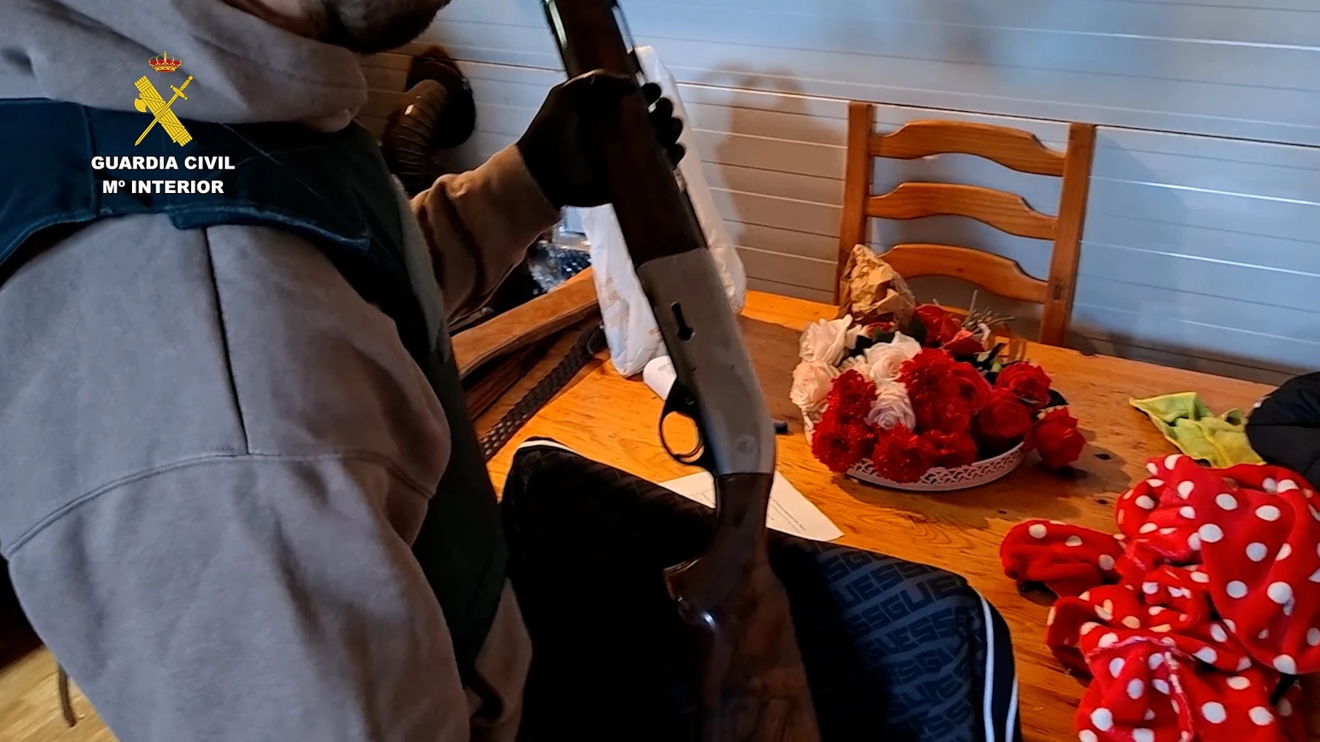 Desarticulada una banda por robar desfibriladores en un centro de día en Casinos y cometer otros 19 delitos