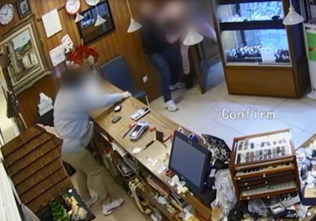 Un mosso fuera de servicio detiene a un joven de 18 años tras asaltar una joyería en Vilanova i la Geltrú