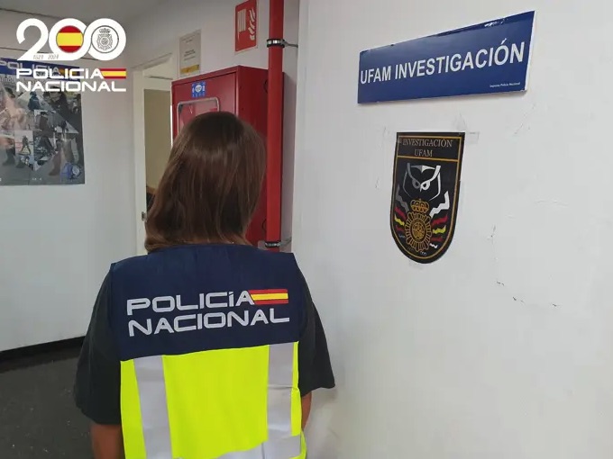 Detenido en Palma por tocar, fotografiar sin permiso y masturbarse mientras observaba a una mujer en la playa