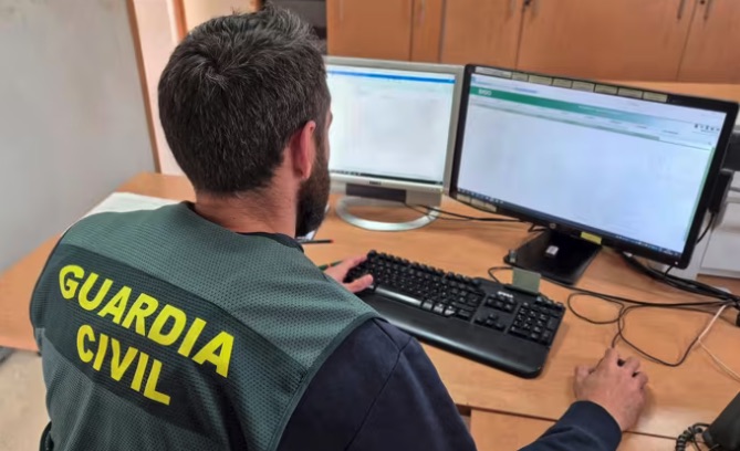 Investigada una falsa enfermera en Mallorca por robar joyas a ancianas dándoles masajes