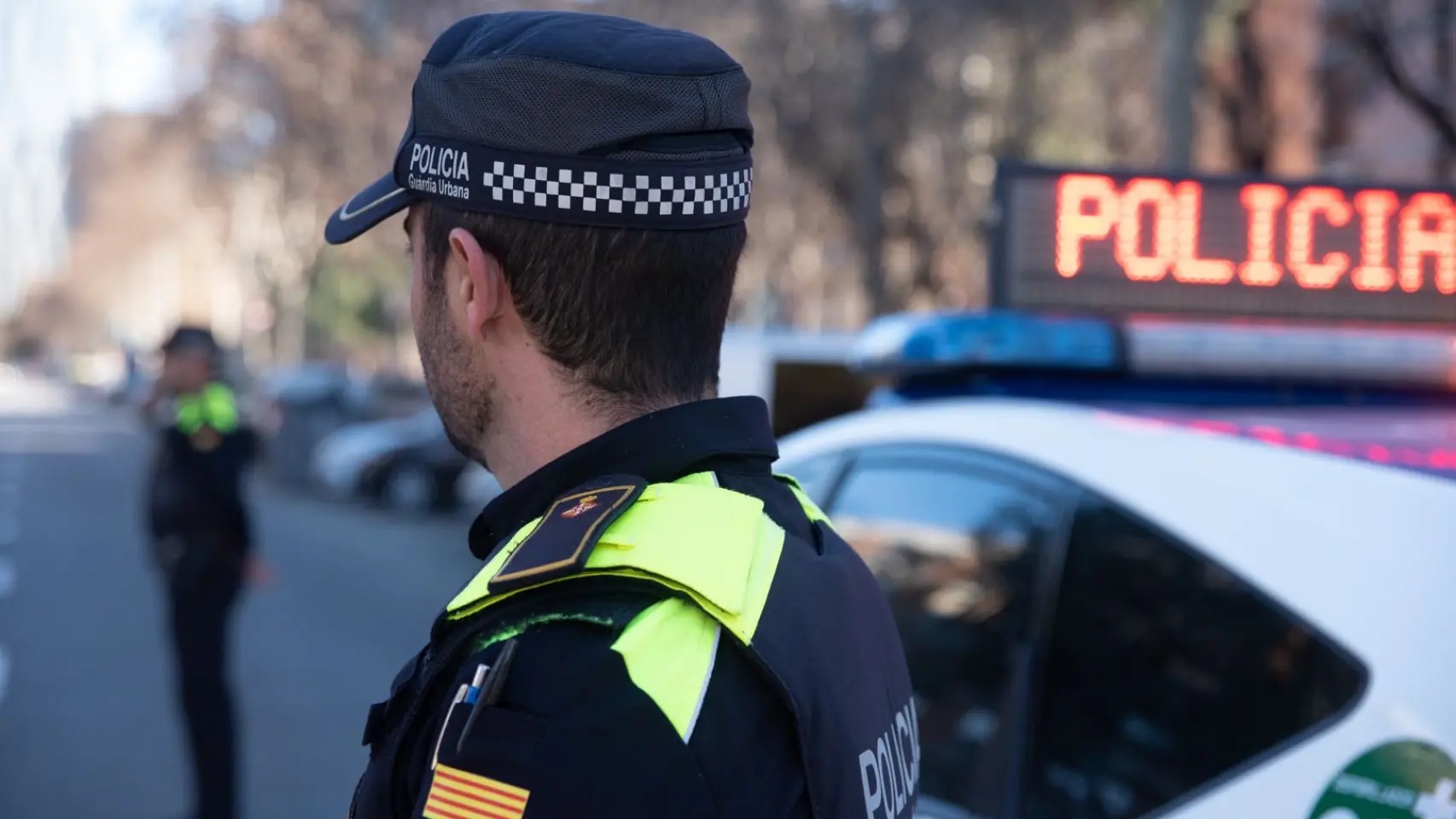 Dos detenidos tras robar un reloj de 50.000 euros a un turista en Barcelona y huir en patinete