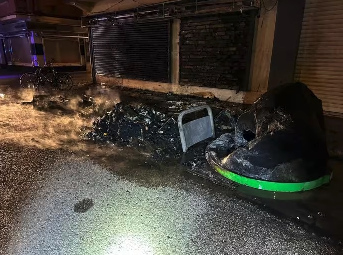 Detenido en València por provocar varios incendios en contenedores y causar daños en vehículos y locales comerciales