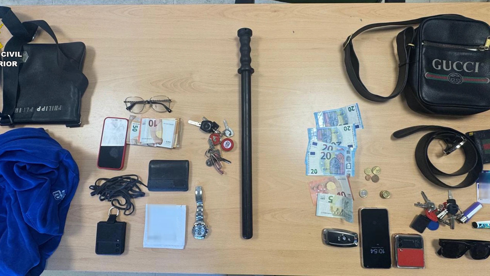 Dos hombres detenidos en Azuqueca de Henares por retener y agredir a una persona para cobrar una deuda