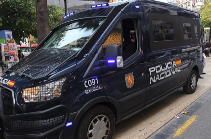 Detenido en Torrent un hombre por robar 900 euros y 223 tarjetas de transporte urbano