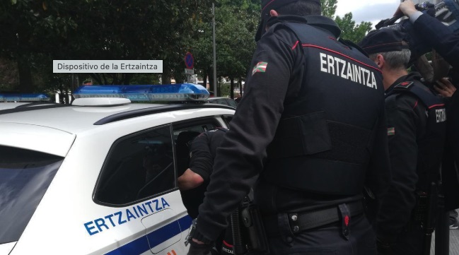 Detenido en Donostia por intentar apuñalar a un menor que fumaba durante el Ramadán