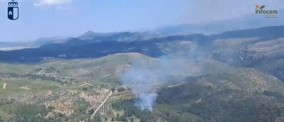 Incendio forestal en Los Collados, Molinicos (Albacete)