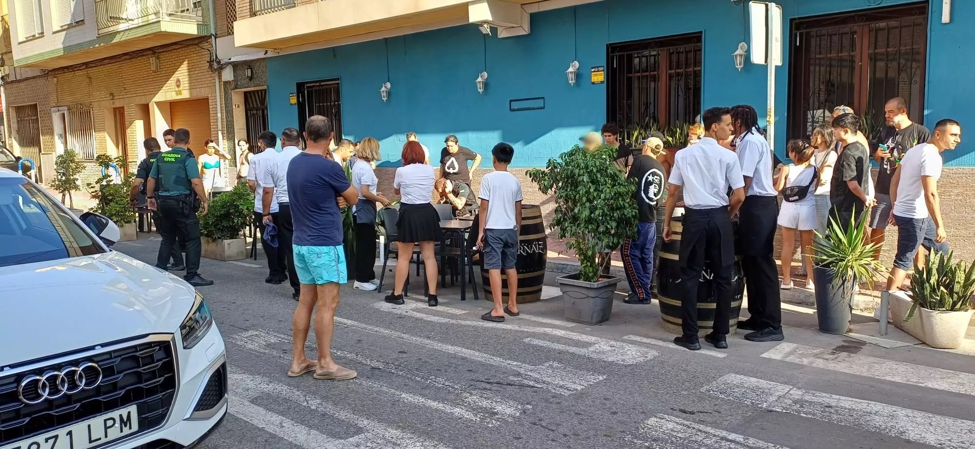 Un hombre muere tras recibir varios disparos en pleno centro de Torrevieja; tres detenidos