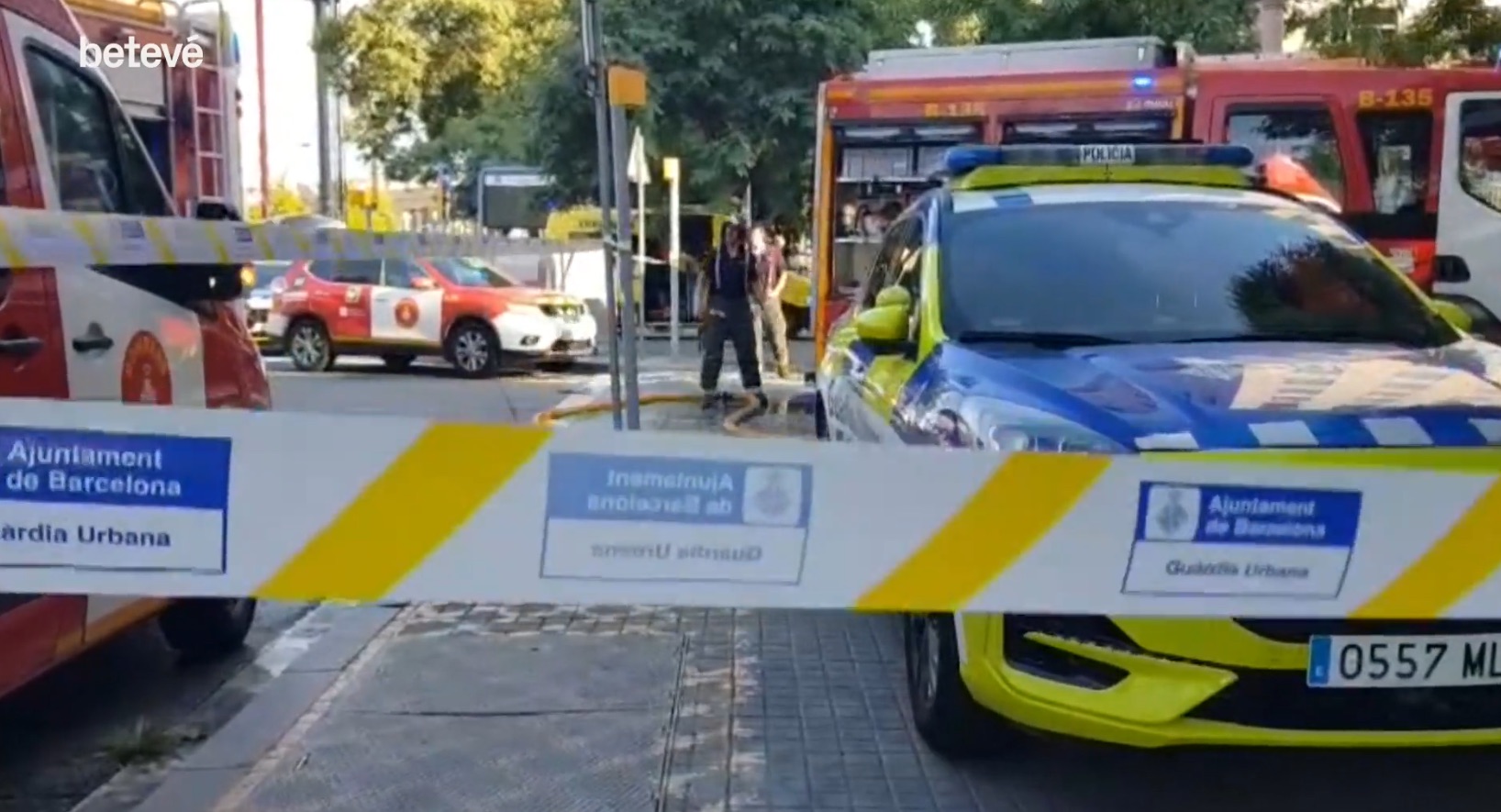 Un herido leve en el incendio de un piso en Hostafrancs (Barcelona)