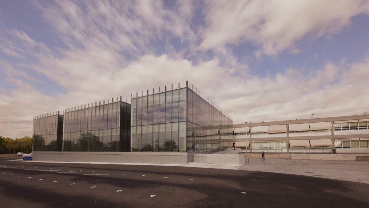 Matan a tiros a un hombre a las puertas del Colegio Americano de Madrid en pleno horario de entrada escolar