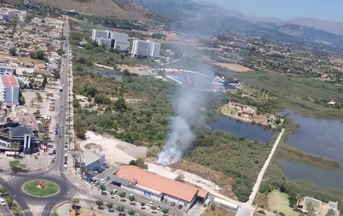 Declarados dos incendios agrícolas en Alcúdia y Muro en una jornada de máximo riesgo en Mallorca