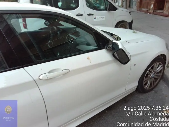 Detenidos tres jóvenes en Coslada por romper retrovisores y dañar las carrocerías de 14 vehículos