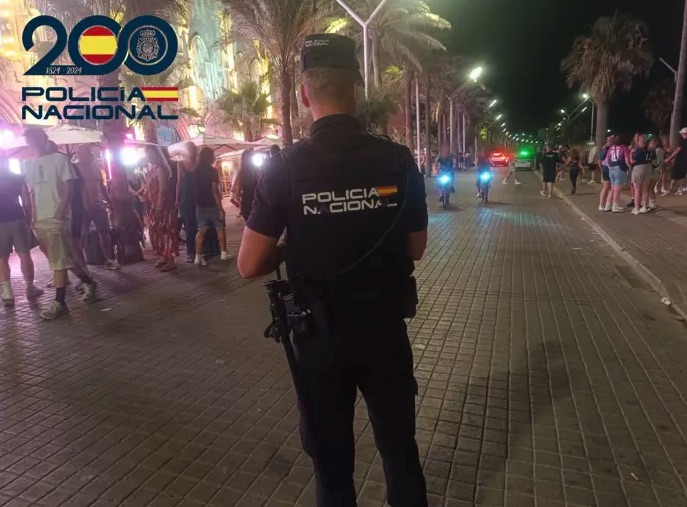 Ocho detenidos en un operativo policial contra hurtos y robos en la Playa de Palma