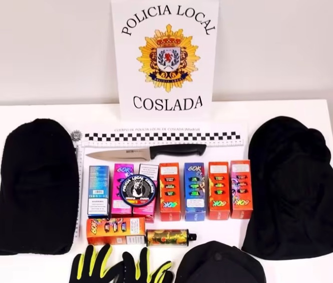 Detenidos dos jóvenes en Coslada por atracar a menores con un cuchillo en la estación de metro