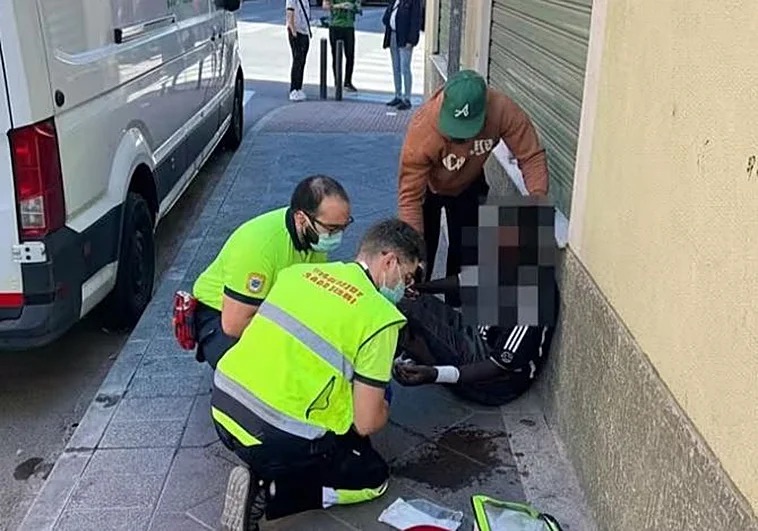 Detenido un hombre por atacar a otro con un machete tras una disputa para colarse en un comedor social de Valencia