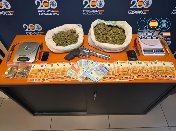 Detenidos cinco miembros de un clan familiar en Almassora por vender cocaína y marihuana al menudeo