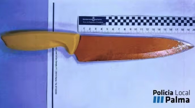 Detenido en Palma por amenazar con cuchillo de 20 cm y botellas rotas a clientes de un local nocturno