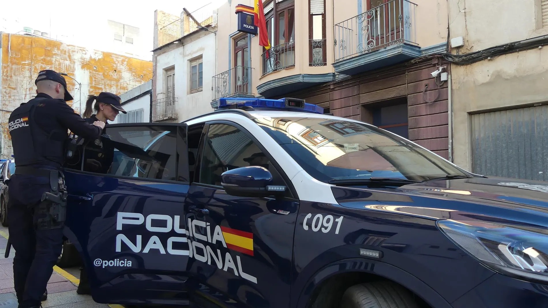 Detenido en Torrent un hombre por abusar de la amiga de su novia y atacar con un cuchillo a su pareja al ser descubierto