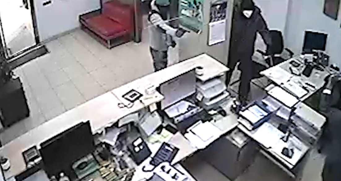 A prisión dos históricos atracadores madrileños tras un violento asalto a un banco en Cáceres