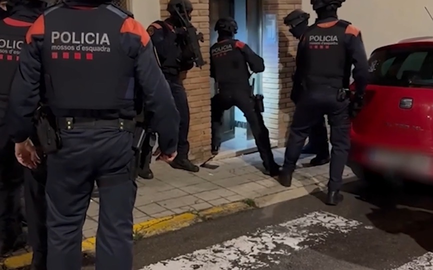 Desmantelan narcopiso en Santa Margarida de Montbui: pareja española vendía cocaína y ofrecía altillo para esnifar