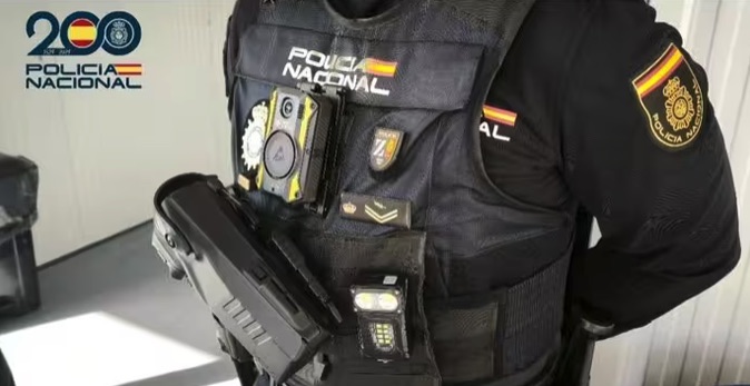 Detenido en Ciutadella por intento de homicidio tras atacar a un hombre con una navaja y tratar de atropellarlo