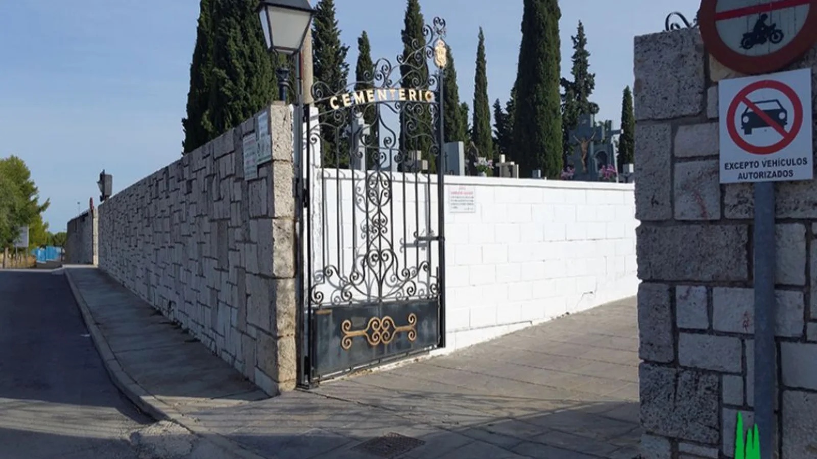 Detenidos tres hombres por el saqueo de crucifijos y estatuas de bronce en el cementerio de Tarancón