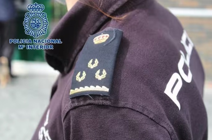 Orden de alejamiento para un padre en Granada por presuntos tocamientos a su hija de siete años