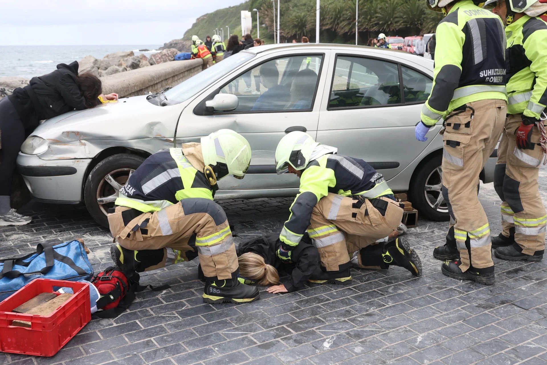 Simulacro de atropello múltiple y avalancha reúne a 150 personas en Donostia