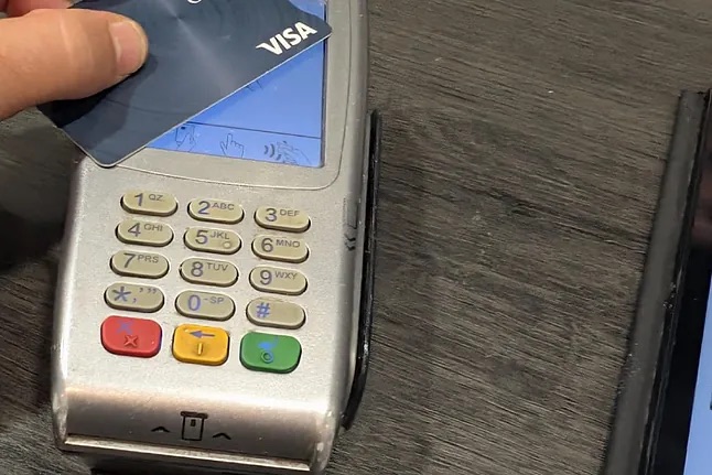 La Policía Nacional desarticula una red que estafó 75.000 euros a un banco para gastarlos en casinos y apuestas