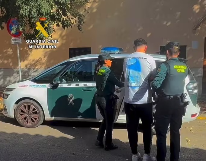 Detenido un joven por cuatro robos en el interior de vehículos en zonas turísticas de Banyalbufar y Estellencs