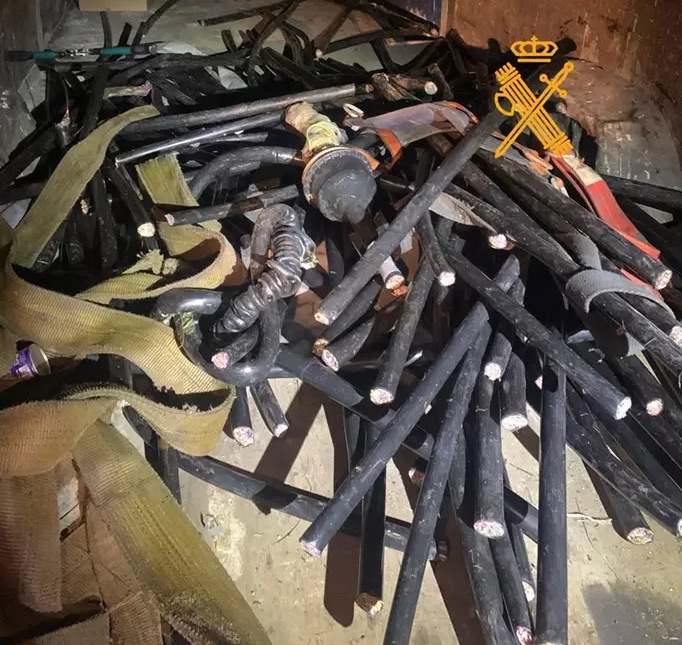 Cuatro investigados por robar 250 metros de cable telefónico en Quiroga