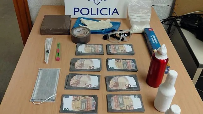 Detenidos dos hombres en Madrid por estafar con el método de los billetes tintados