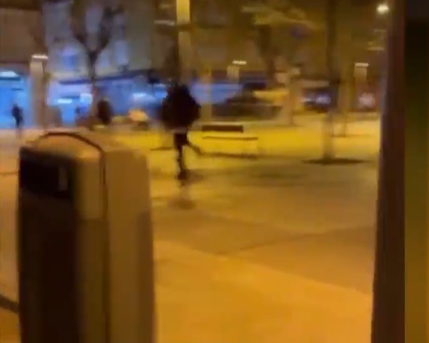 Cuatro detenidos, uno menor, tras una reyerta con machete en Puente de Vallecas