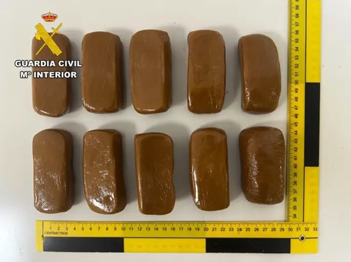 Detenido en Andratx el destinatario de un paquete postal con un kilo de hachís