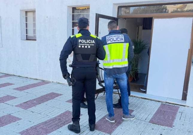 Desmantelan una vivienda ocupada por 12 delincuentes multirreincidentes y con material robado en Platja d'Aro
