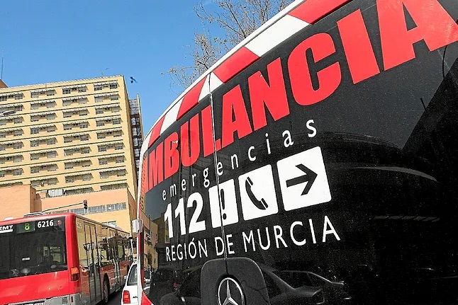 Un hombre muere al precipitarse desde un tercer piso en Cartagena tras agredir presuntamente a su expareja