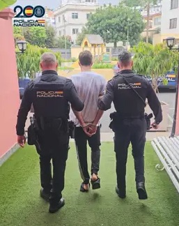 Detenidos tres turistas por una oleada de atracos violentos de madrugada en el centro de Puerto de la Cruz