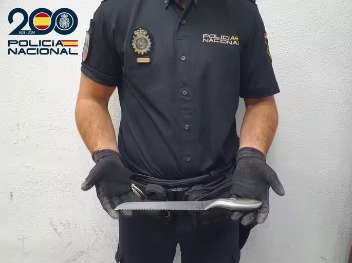 Detenido en Palma por retener a una amiga en el baño de su casa y amenazarla con un cuchillo